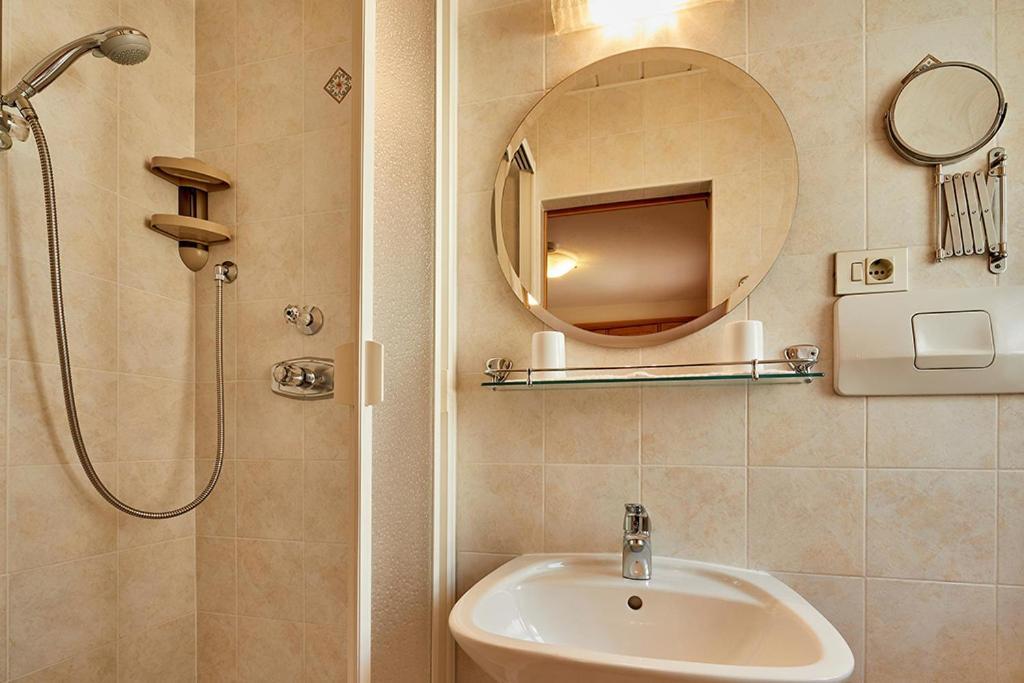 Garni Reutlingen Hotel Colfosco Kültér fotó